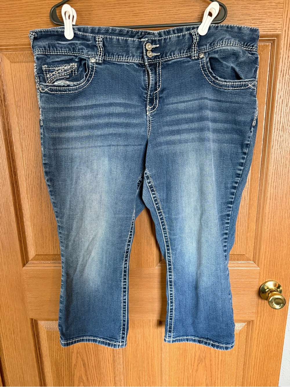 Maurices Mid Wash Blue Capri Jeans with Embroidered Pocket